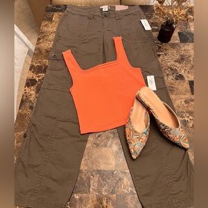 🎉 Host pick 🎉 Cargo pants size 2 petite 🤎